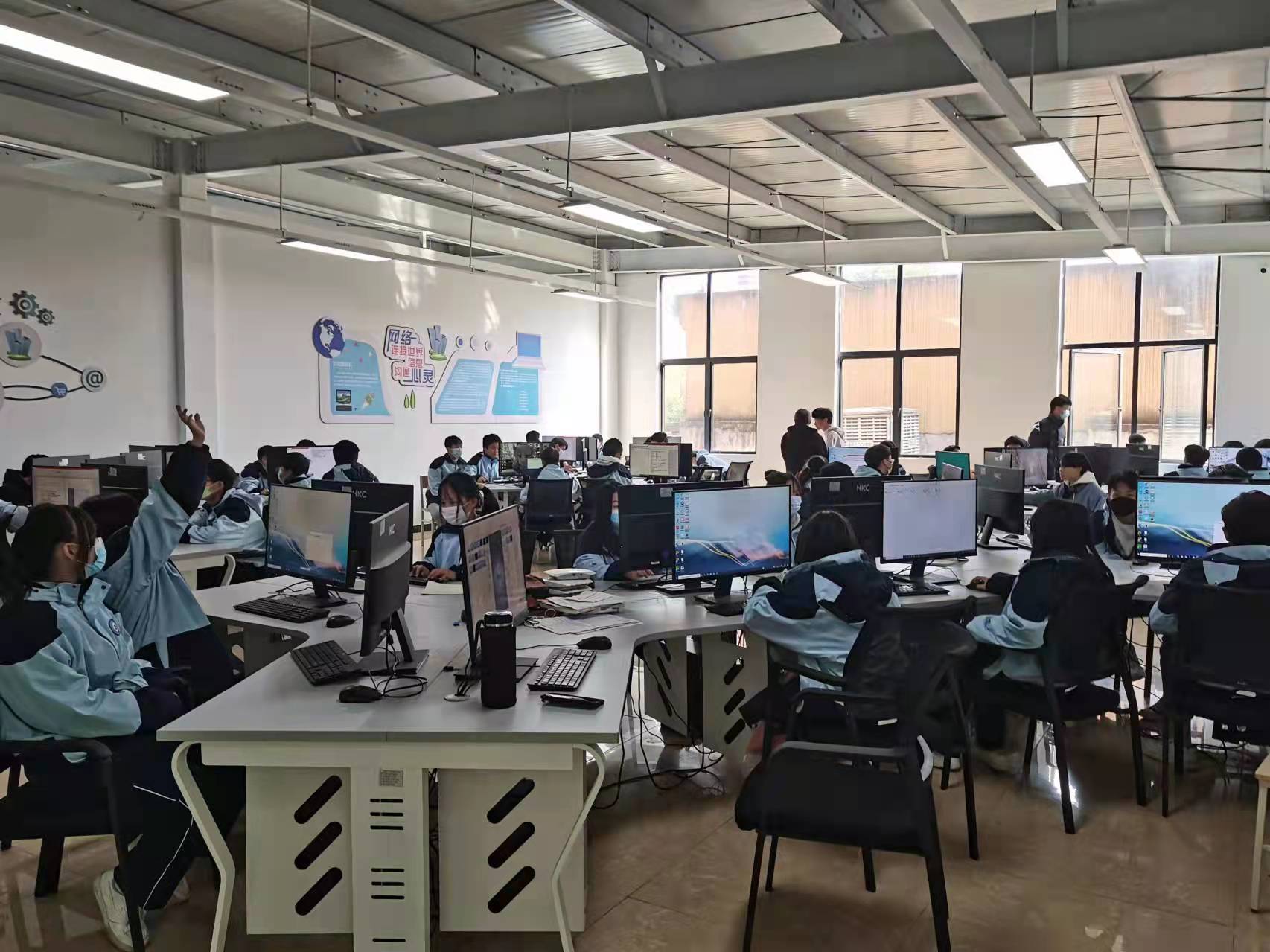 初中生上五年大专学计算机专业,电子类专业和计算机类专业哪个好