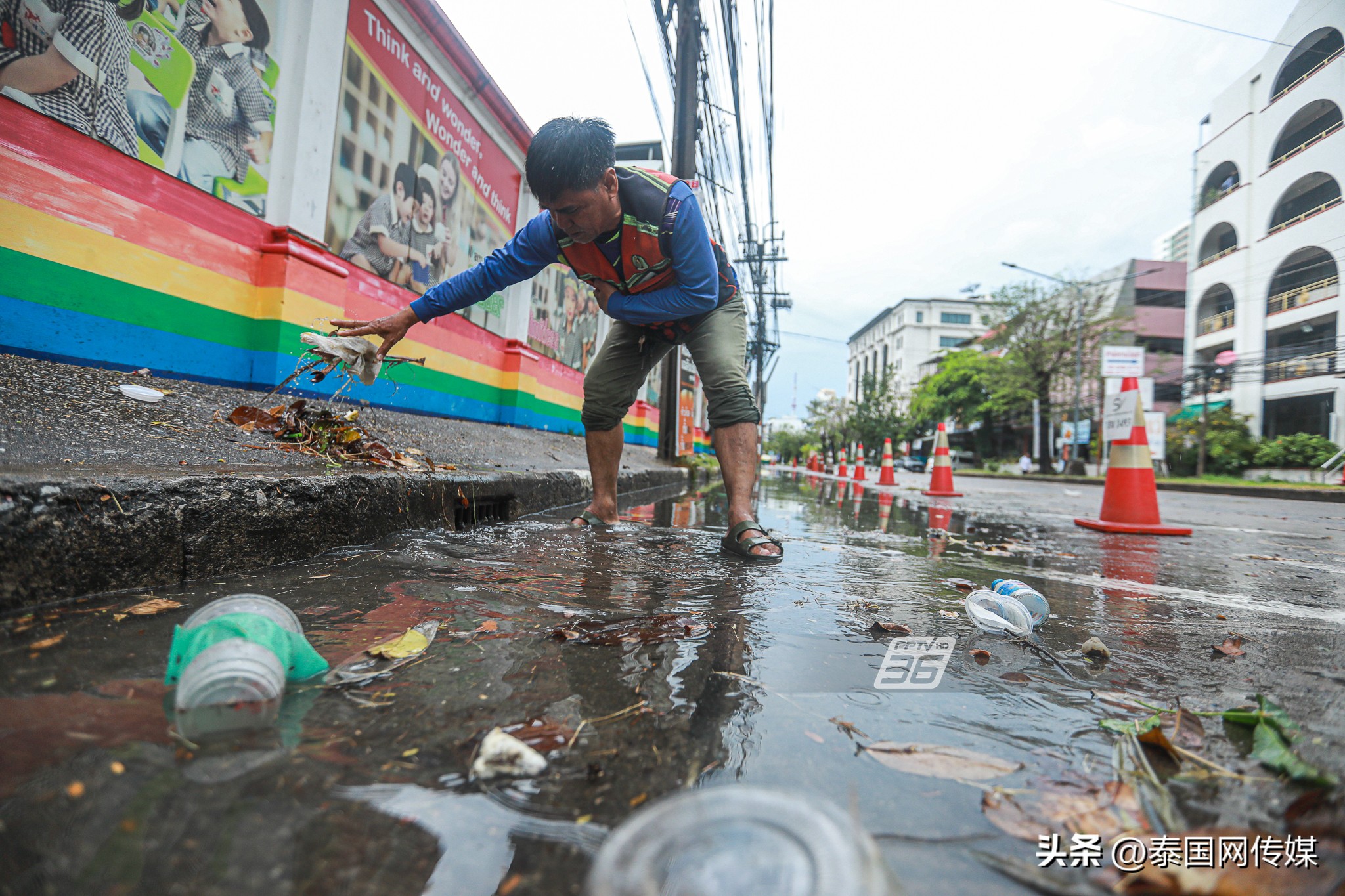 曼谷的暴雨一般要下多久,曼谷雨季道路淹没