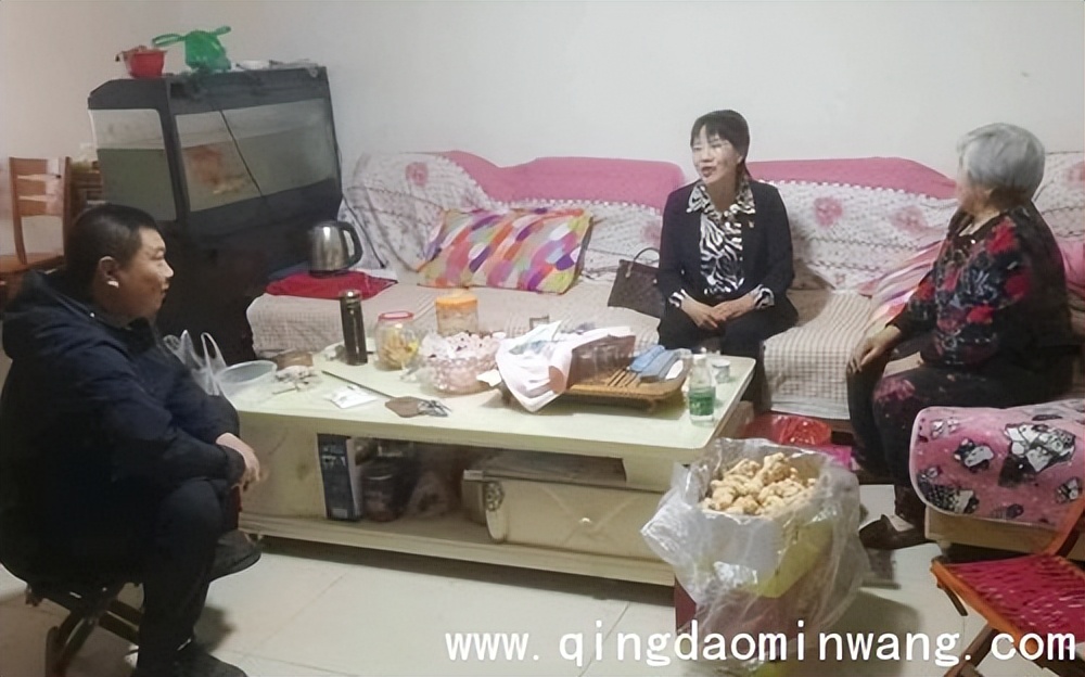 驻平度小庄子村工作队为群众送医送药送温暖