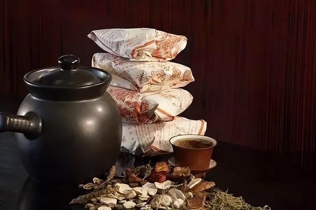 胃反酸脾气暴躁经常干呕,肝火犯胃引起反酸烧心怎么治