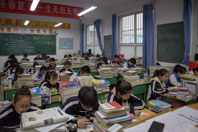 湖北省武昌实验中学2022高考成绩,垫江实验中学2020年高考成绩喜报