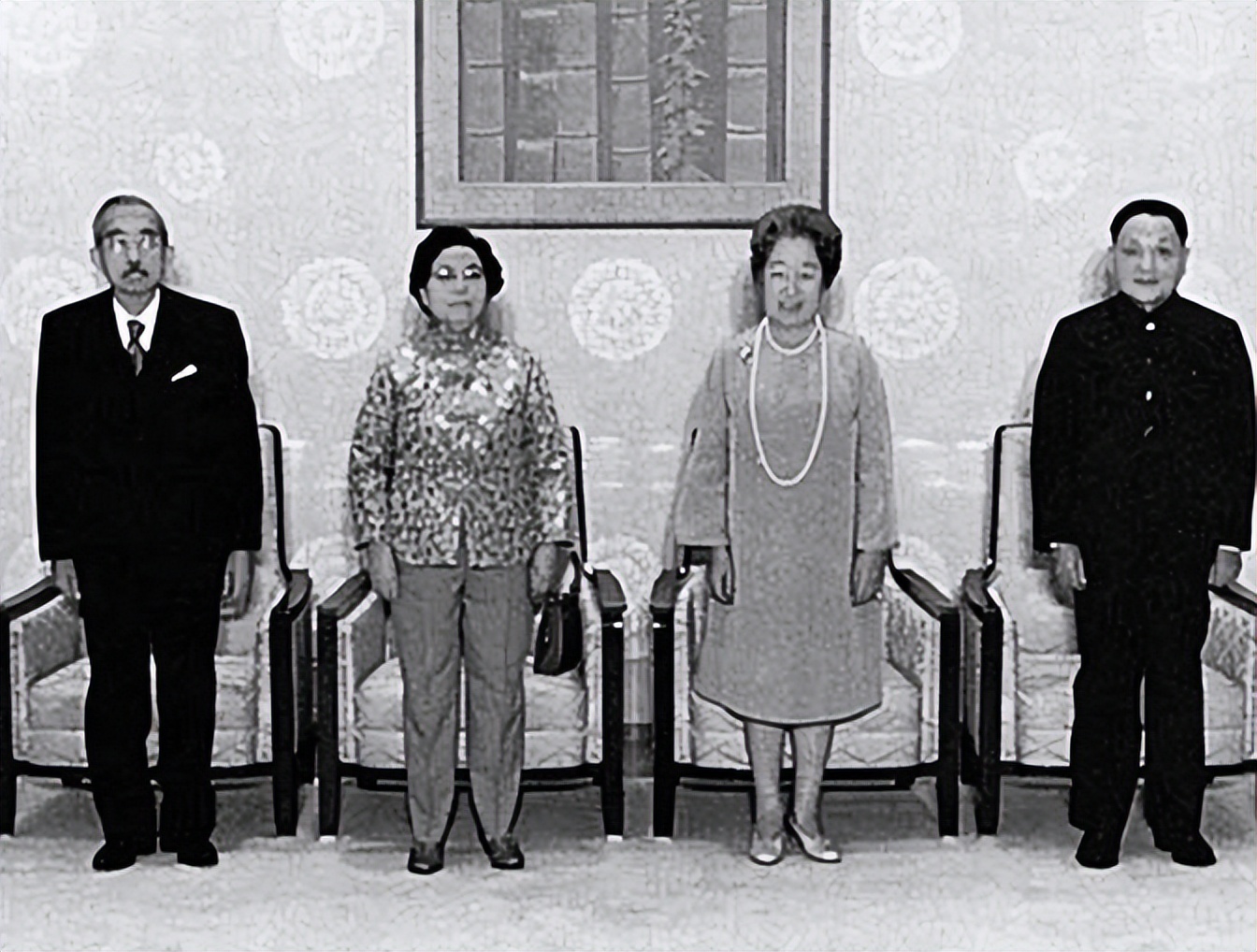 1978年日本记者刁难：*鱼岛钓**属于哪国，*小平邓**巧妙应答令人佩服