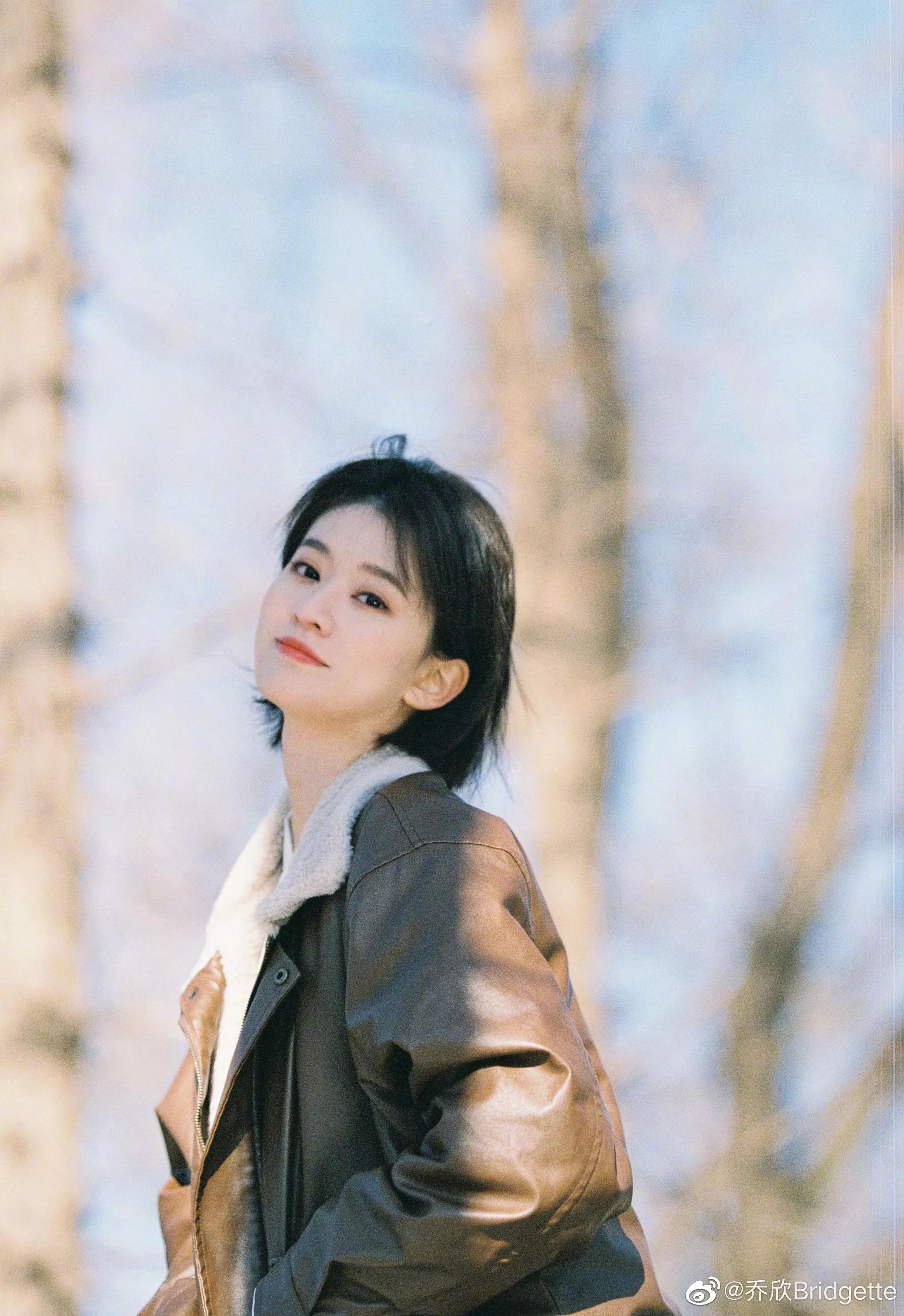 乔欣阔腿裤露脚踝装扮清纯可爱,美丽清纯乔欣壁纸图文