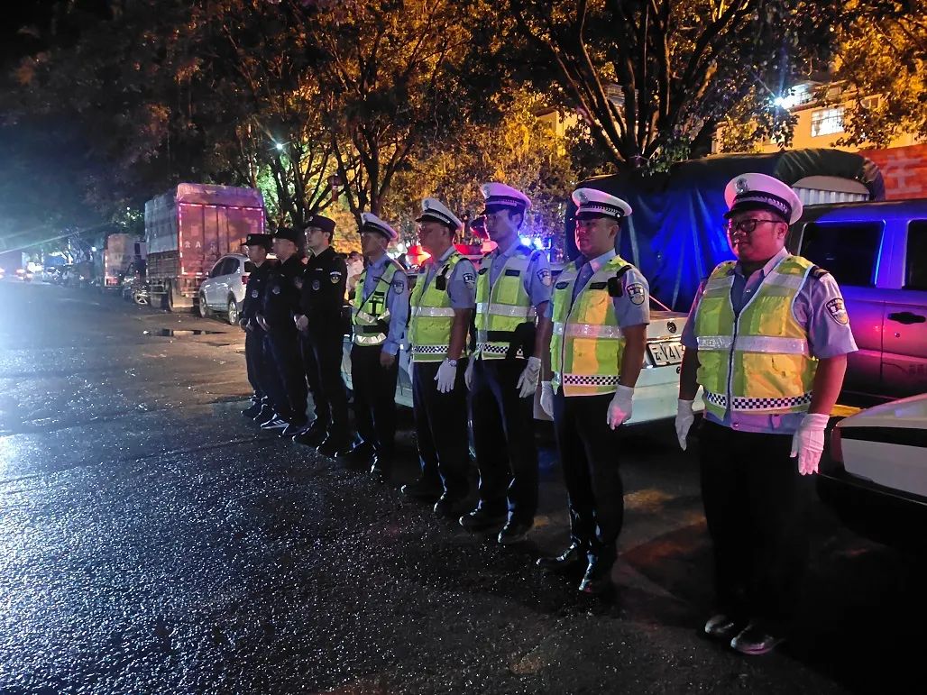 五一交警圆满完成交通安保工作,圆满完成五一交通安保