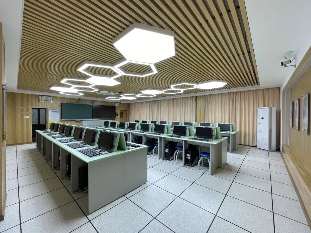 欢迎报读广州市电子商务技工学校,欢迎报读粤东技师学院