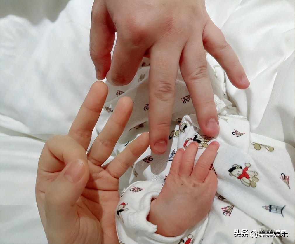 Selina官宣生子,Selina官宣怀的是男宝