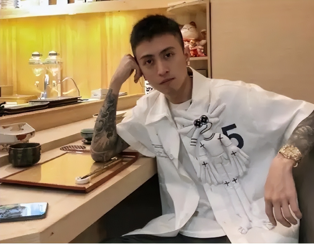 秦奋游戏里充1亿是真是假,撞毁3000万豪车