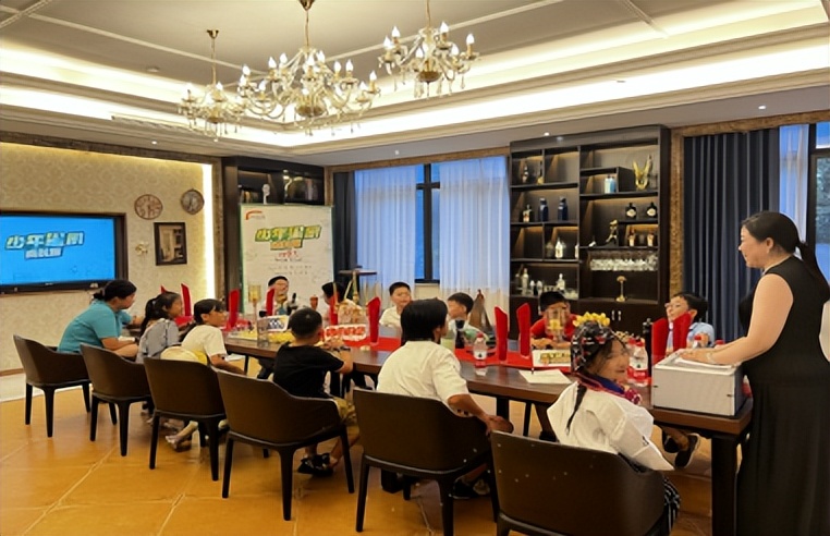 少年星厨夏令营圆满结束，培养未来烹饪之星！