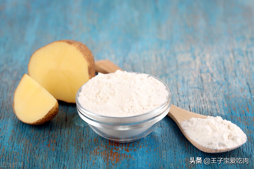 炸东西用生粉面粉淀粉的区别,面粉跟生粉的区别可以用来炒菜吗