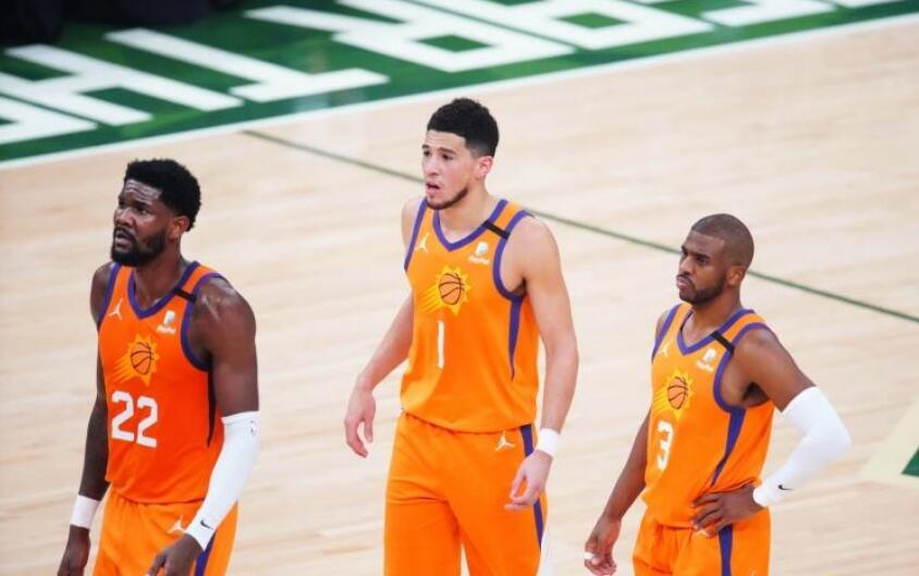 詹姆斯为小女儿庆生,詹姆斯为浓眉庆生