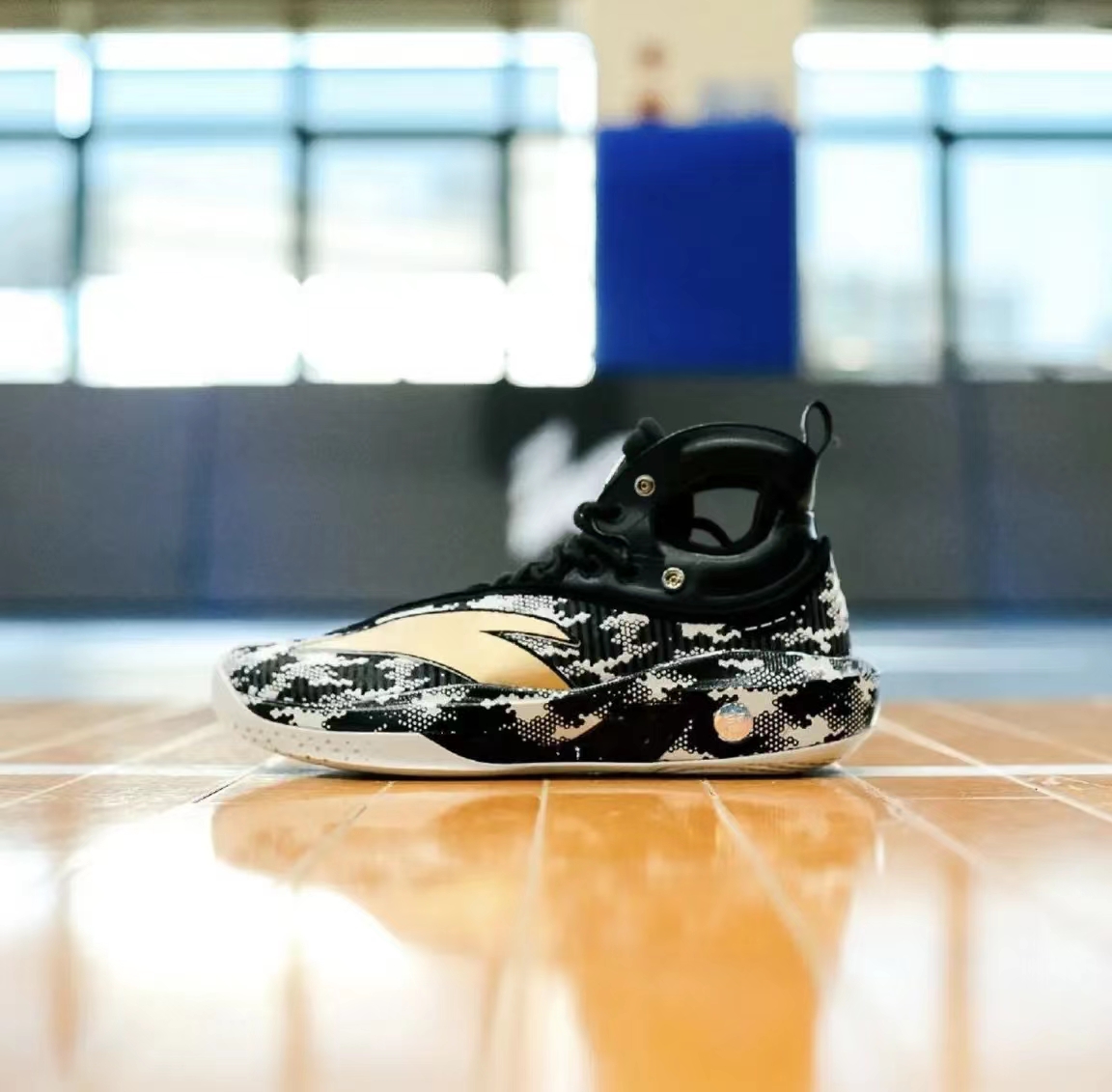 安踏kt8测评,安踏kt8配色不同有什么区别