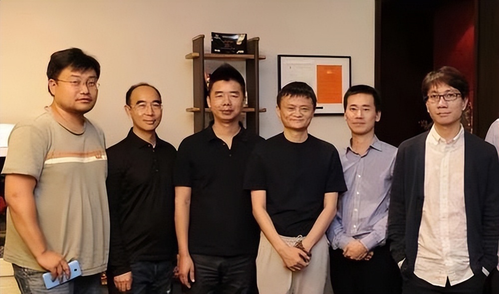 黄章创业经历,黄章16岁