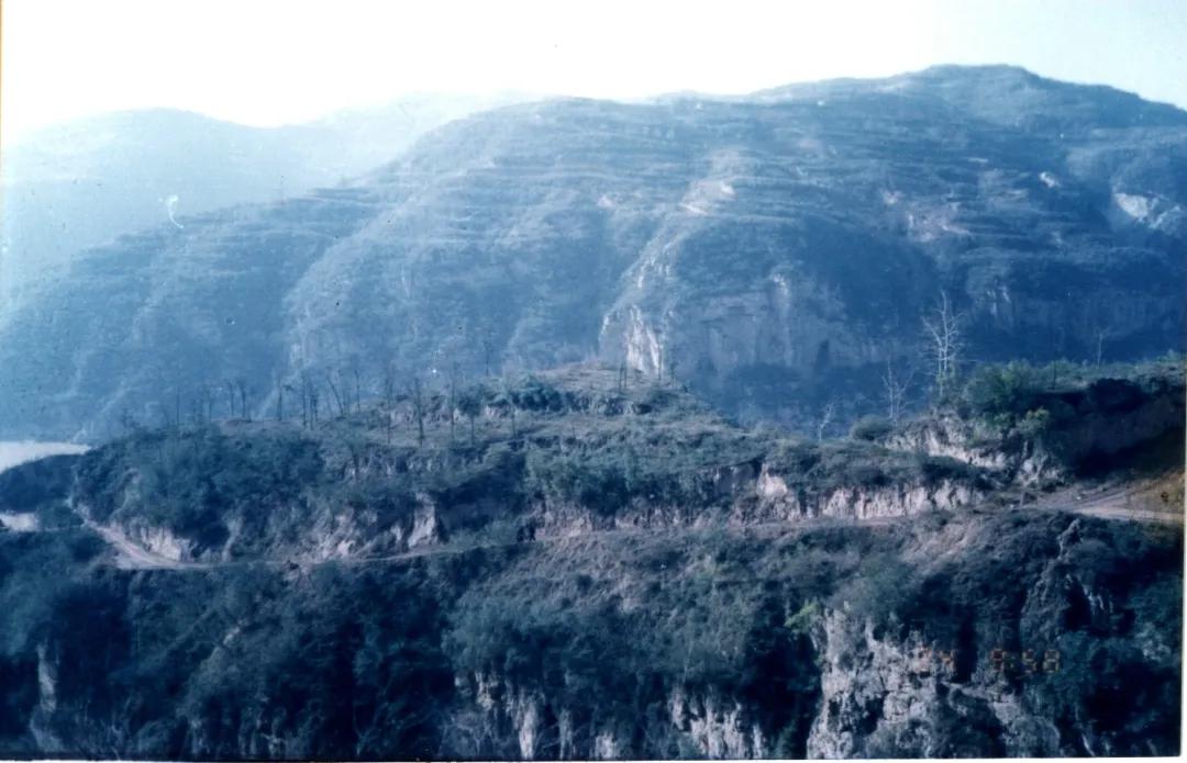 商代实用青铜圆鼎,三足圆鼎商代早期