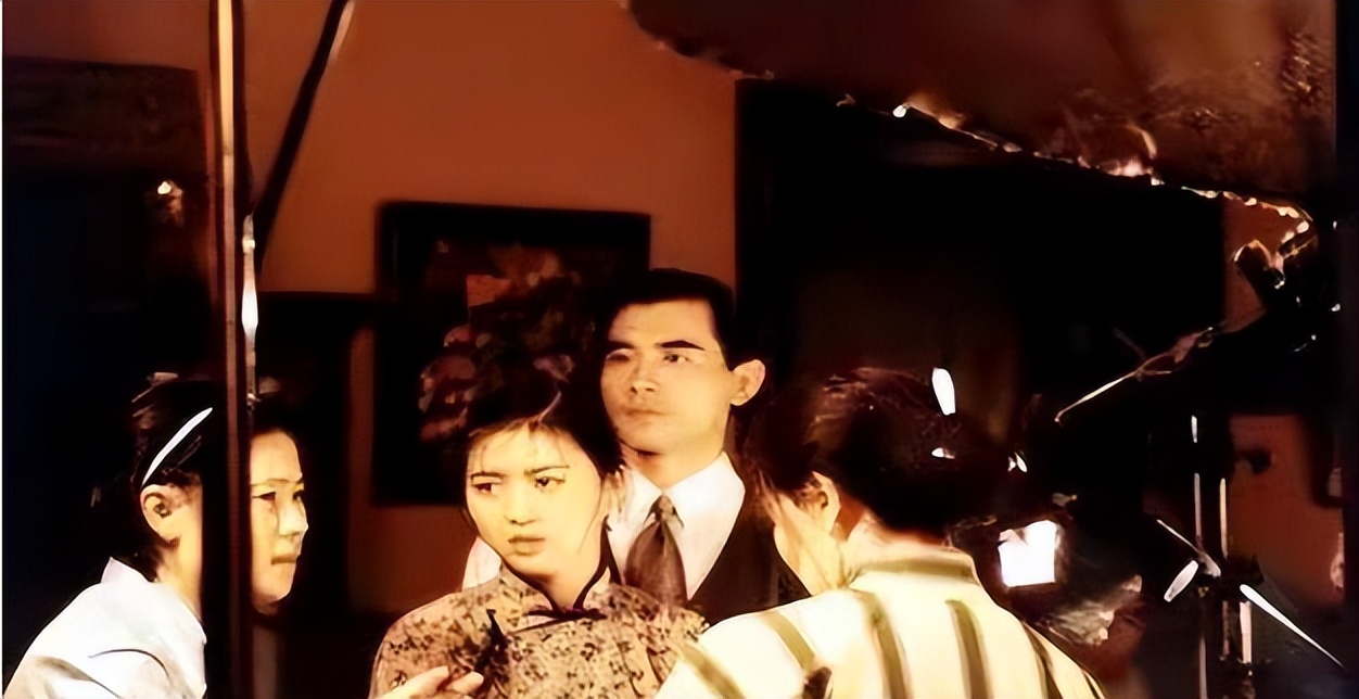 田海蓉丈夫怎么死的,电视明星田海蓉照片