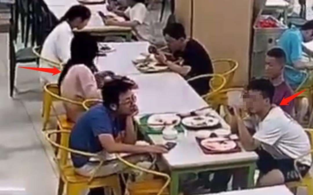 天津大学女生扣饭事件,天津大学扣饭事件女生回应