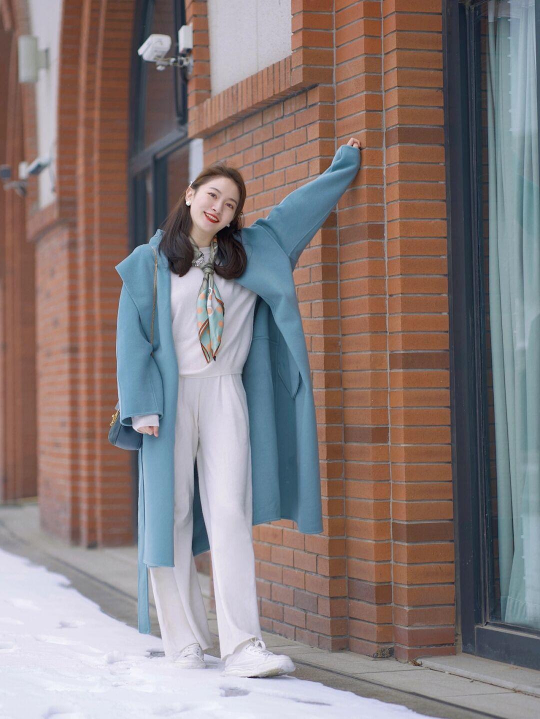 适合40+女性的大衣搭配，过年走亲戚倍有面子，年纪越大越合适