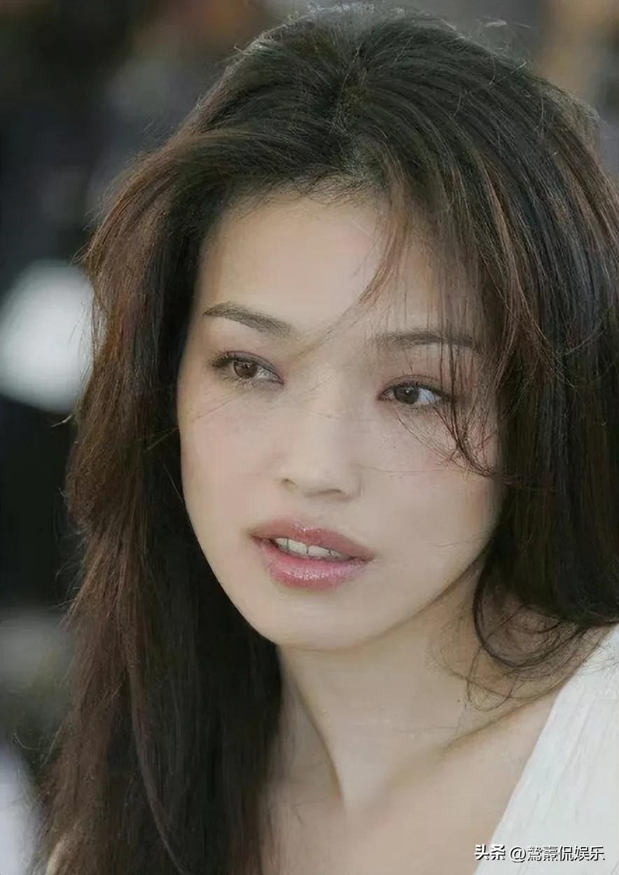 19岁拍全裸写真，20岁一脱成名，“性感女神”舒淇的成长之路