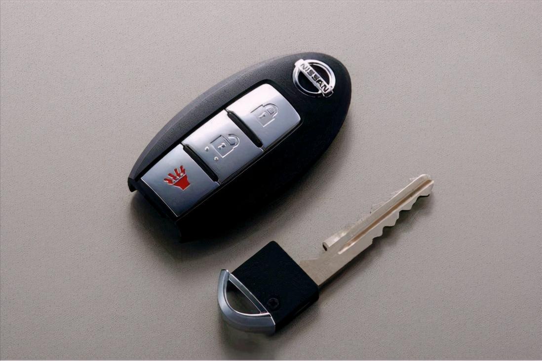 吉利车钥匙怎么换电池,车钥匙怎么换电池现代