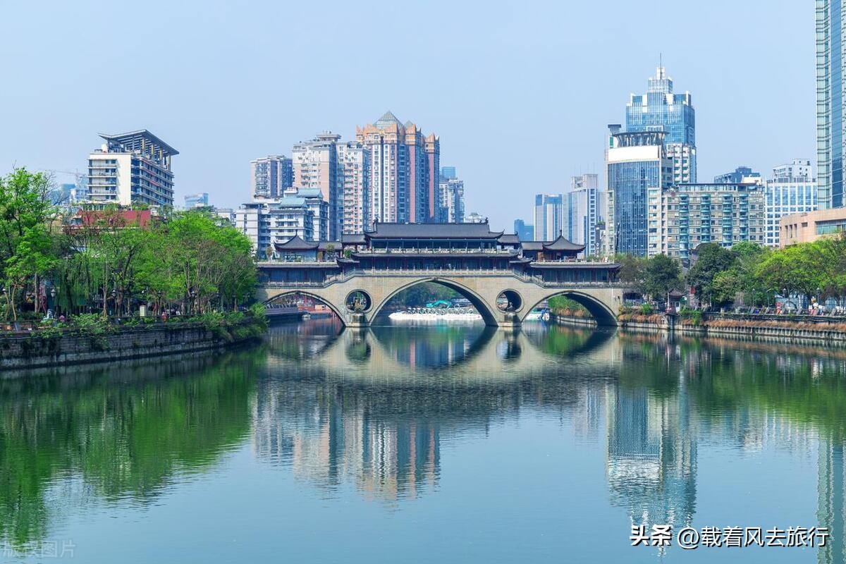 夏天最适合去的旅游地方,夏天最适合去哪旅游国内