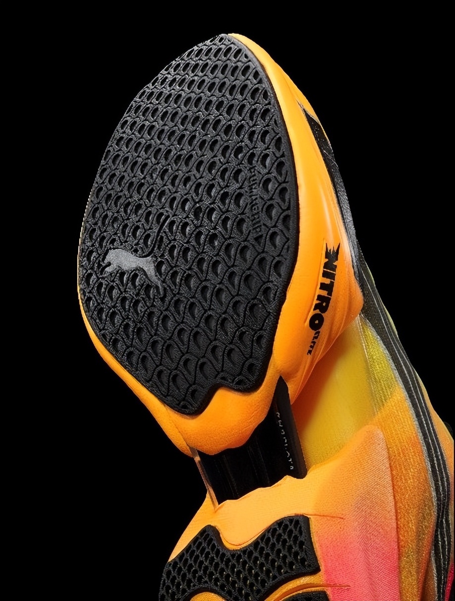 pumadeviatenitroelite测评,puma全新碳板跑鞋