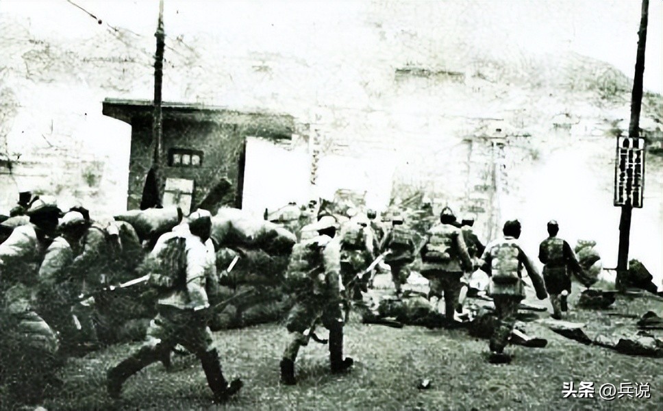 师长壮烈牺牲视频,师长中弹牺牲