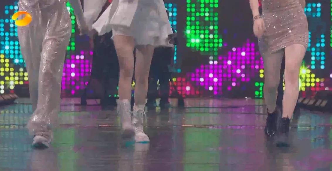 金星竟让全女星不穿衣服！他这句话将让众女星都受害，热巴已受害