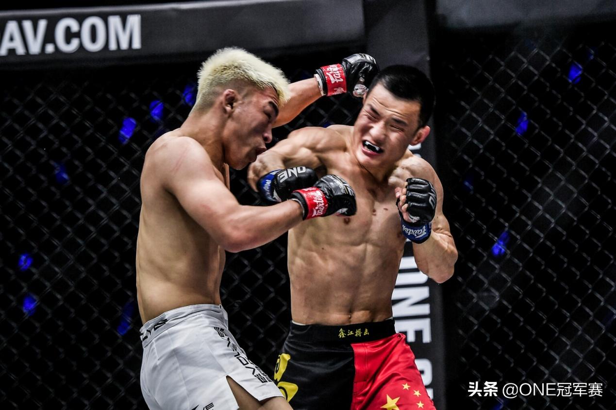 不屈不挠的中国军团！盘点2021征战圆笼的中国拳手（上）