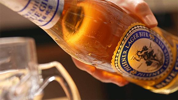 这个被低估的夜宵美食城，跟着「蓝妹啤酒」才找得到！