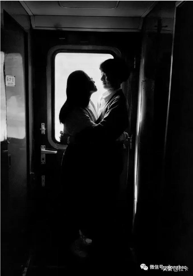 绿皮火车老照片,80年代绿皮火车里旧照片