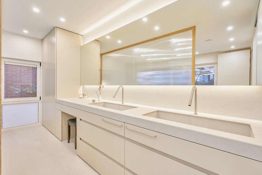 一家六口住390平方的别墅,一家6口住在40平米的房子