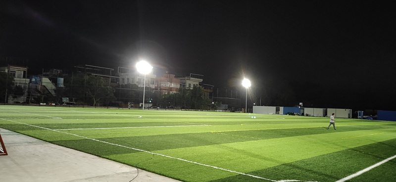 球场照明灯怎么布置不刺眼足球,足球场专用灯