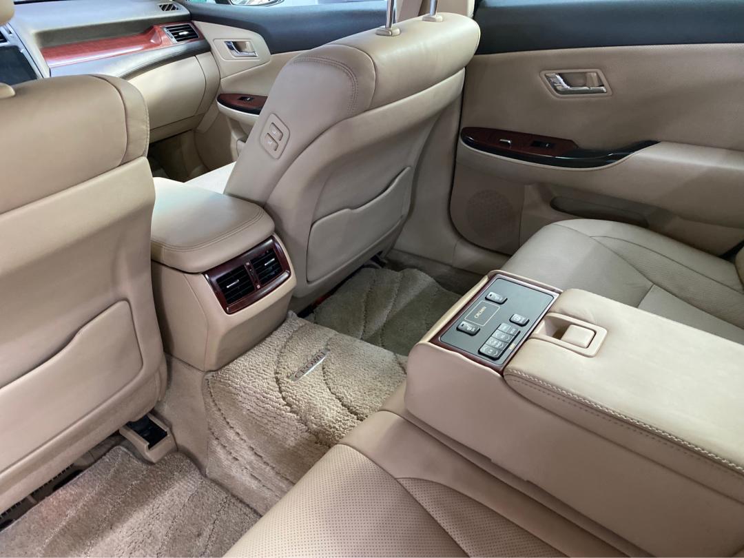 皇冠3.0经典老车翻新复活视频,13代皇冠全车翻新泉州地区