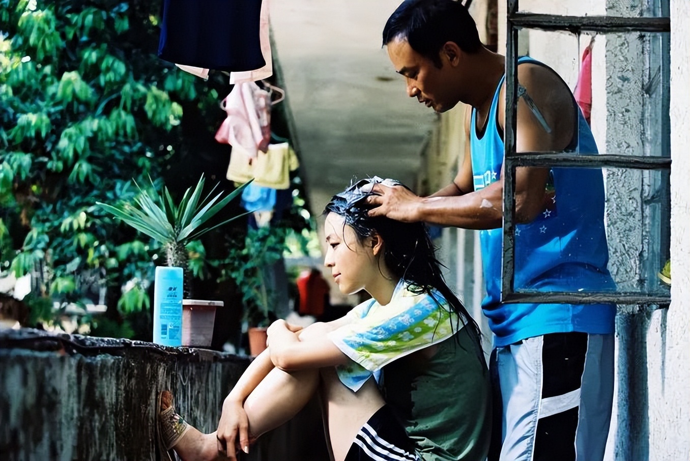 我们该如何解读余秀华,余秀华离开也是华丽的转身