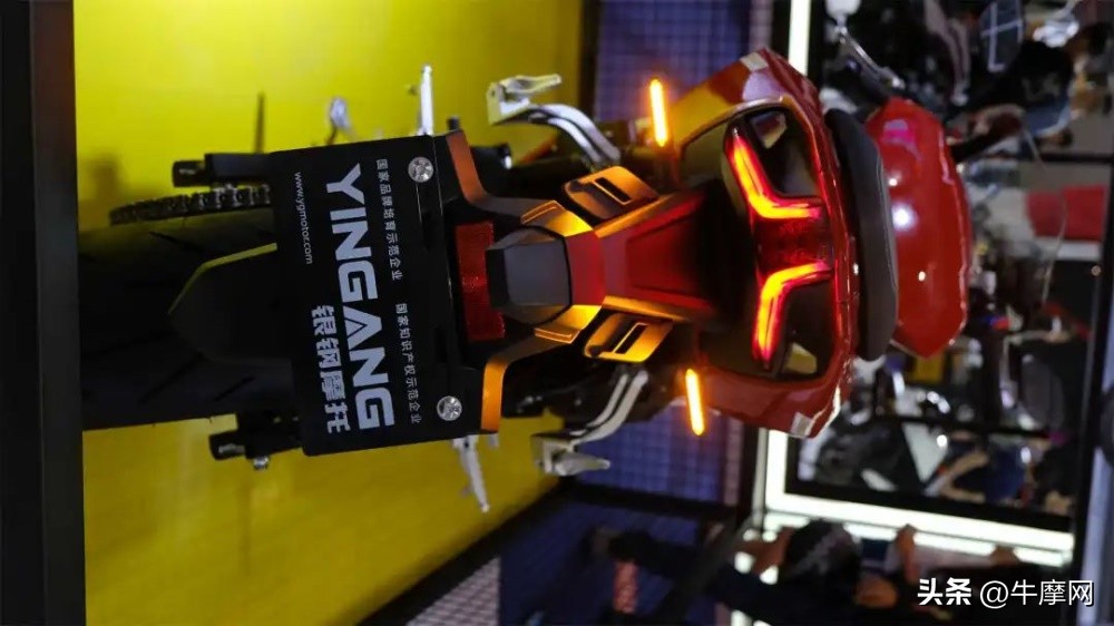 四缸仿赛双缸街车首亮相这届摩博会银钢有看头