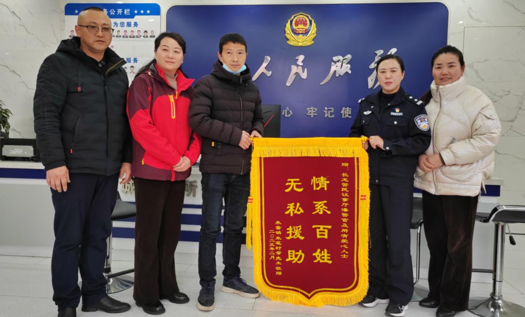 高速路上突然遇到障碍物怎么处理,道路行驶遇到障碍物如何处理