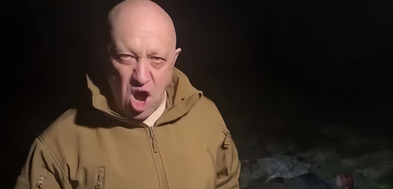 场内官员斗殴，场外军方内斗，俄罗斯到底怎么了？