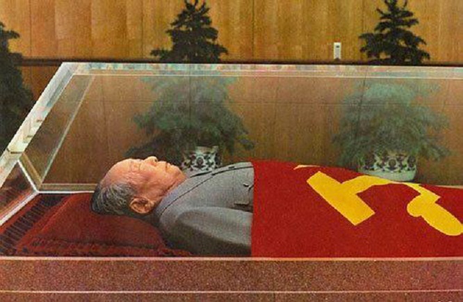 毛主席的水晶棺：纯度达99.9999%，可抗8级地震，已无人能再做！