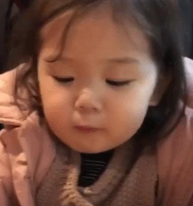 最近超火的可爱小女孩表情包,小女孩可爱萌表情包