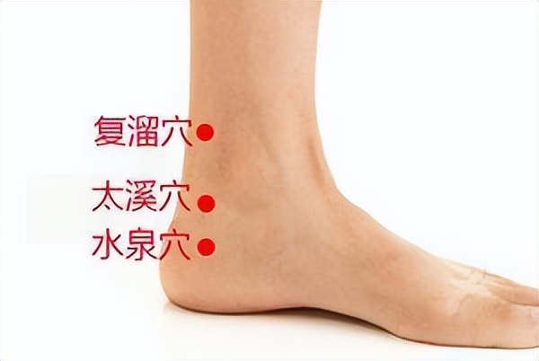 经常口干舌燥喝水不解渴西医,倪海厦针灸治疗口干舌燥怕冷