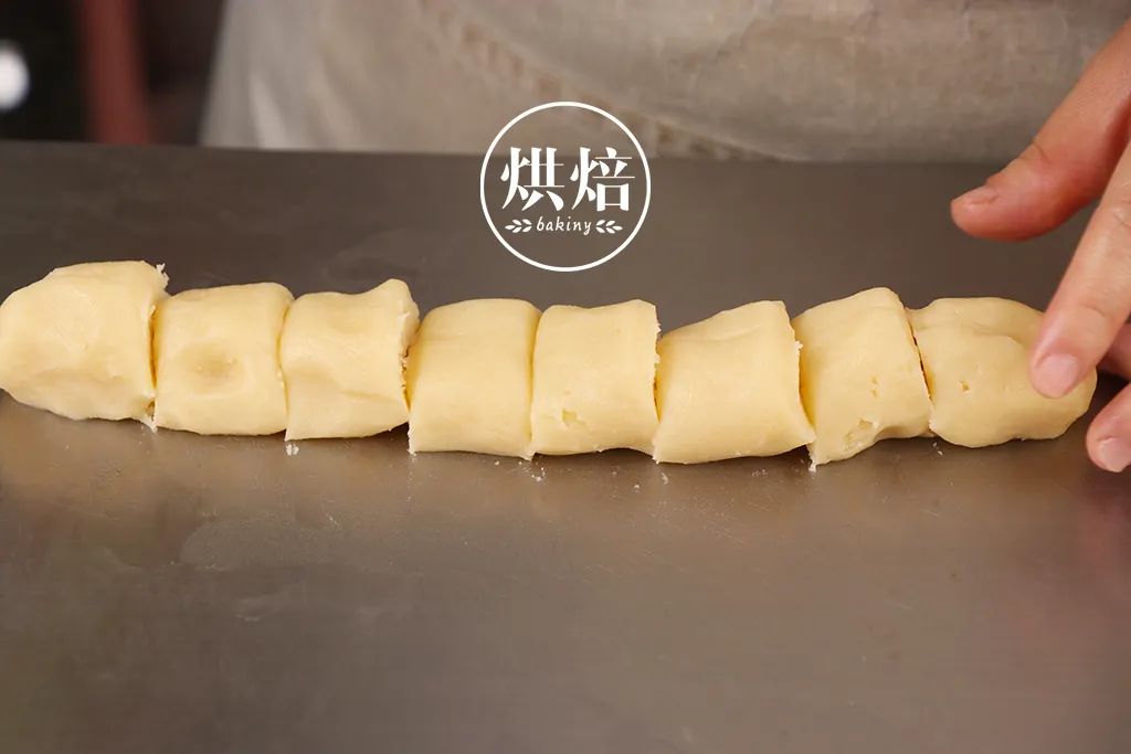 15块一个的蛋黄酥,平价好吃蛋黄酥