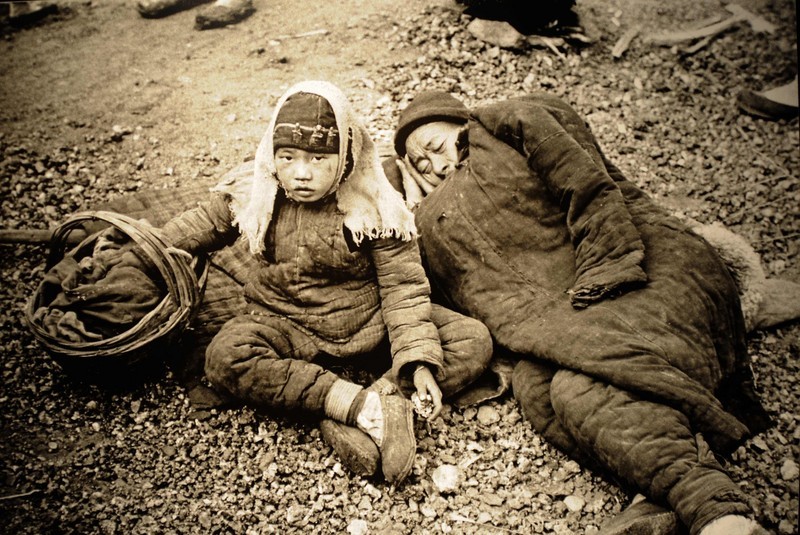 1942年，河南爆发大饥荒，档案记录下了当时的惨况