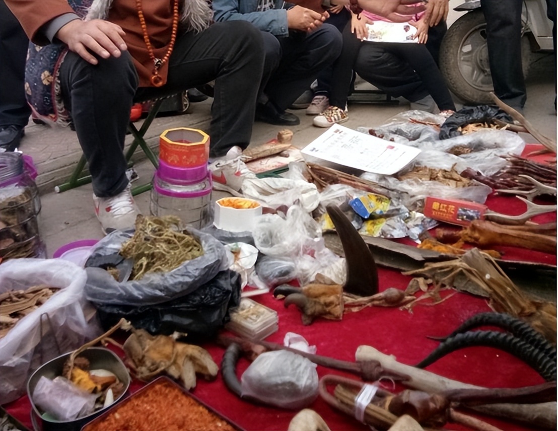 农村集市这三样东西不要买,农村集市可见的5种骗局