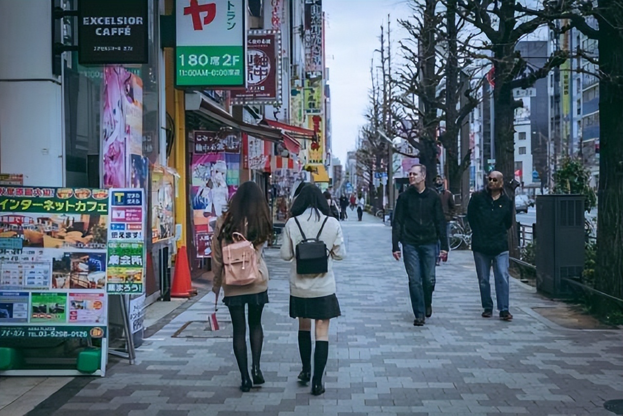 中国电商在美国打败实体店,中国电商被阿里打败了吗