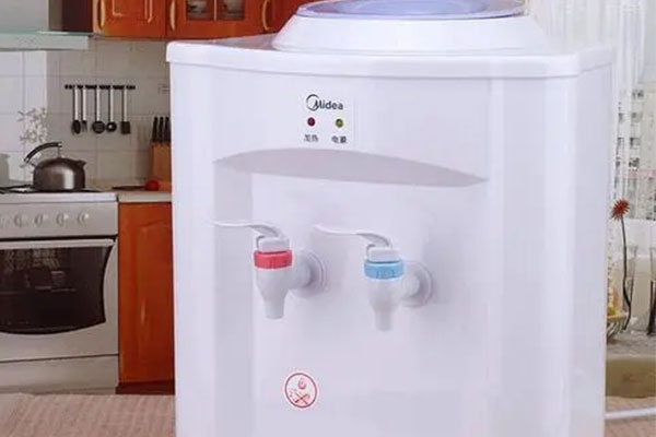 你知道饮水机也是要定期清理的吗,饮水机清洗有哪些注意事项