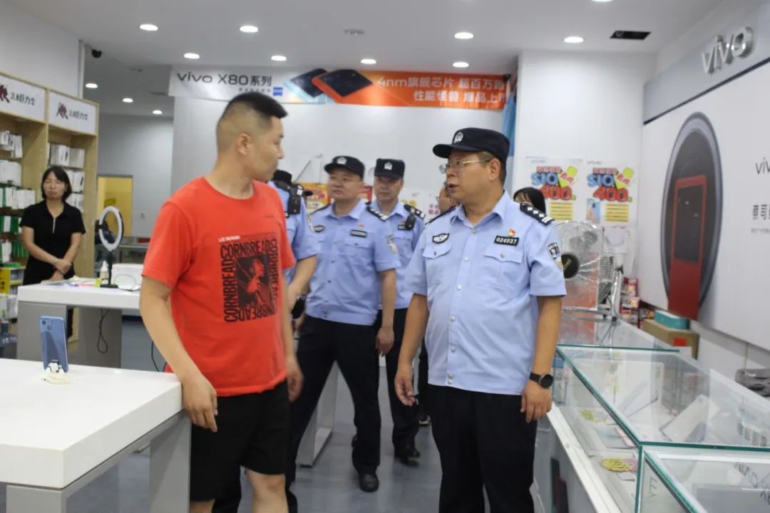 夏季治安打击整治“百日行动”丨尽锐出战！河南洛阳公安全力开展夏夜治安巡查宣防第二次集中统一行动