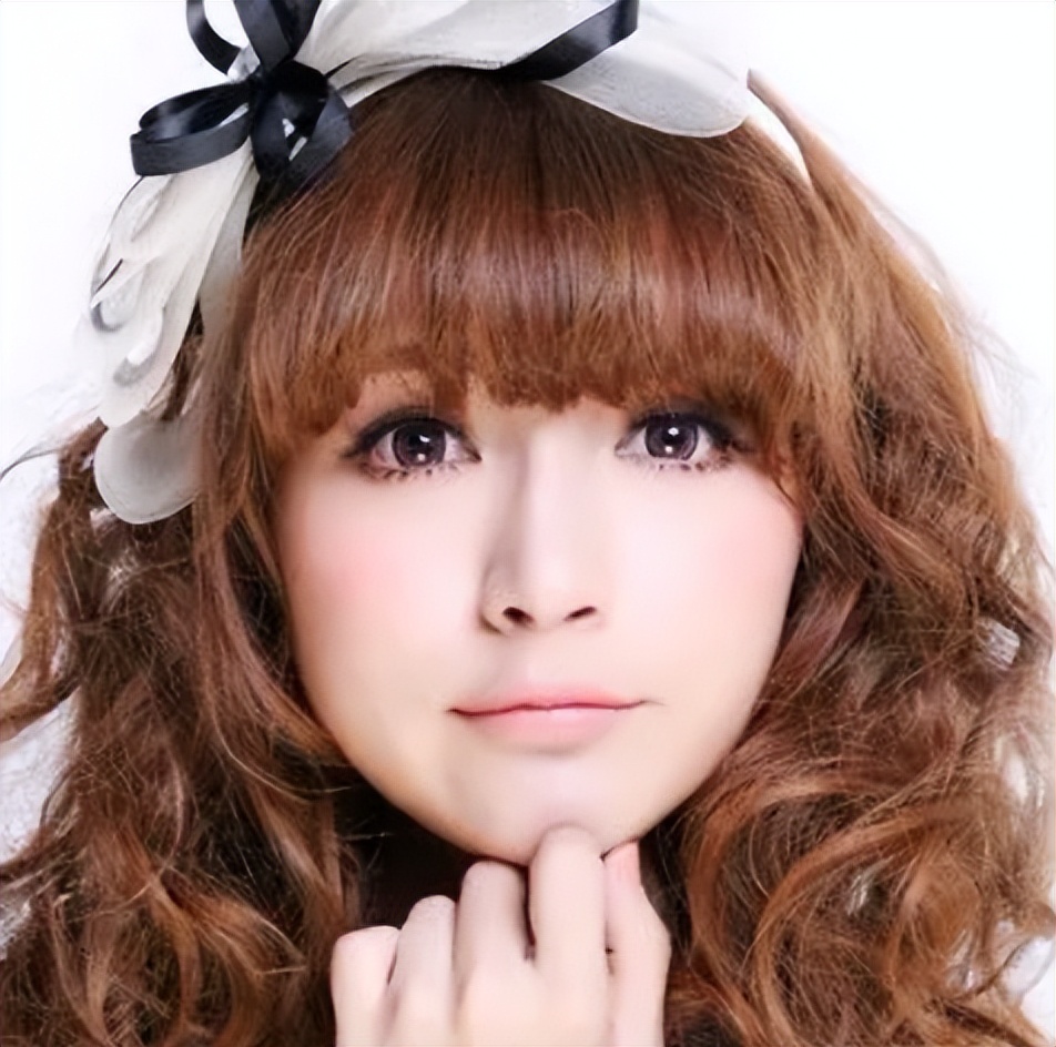 美瞳行业乱象丛生的原因,美瞳很暴利吗