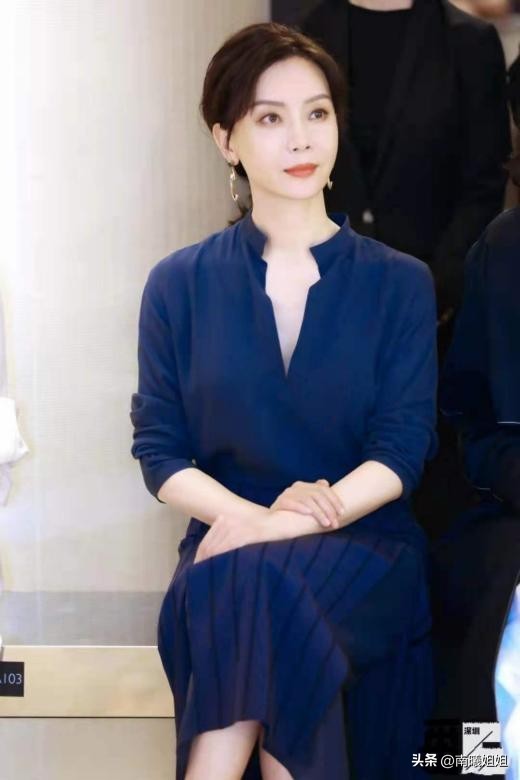 陈数秋冬穿衣搭配,明星穿搭碎花裙陈数