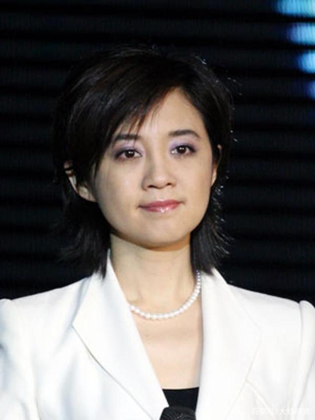 离婚18年，富豪丁健和许戈辉生下女儿，她的北大前妻如今怎样了？