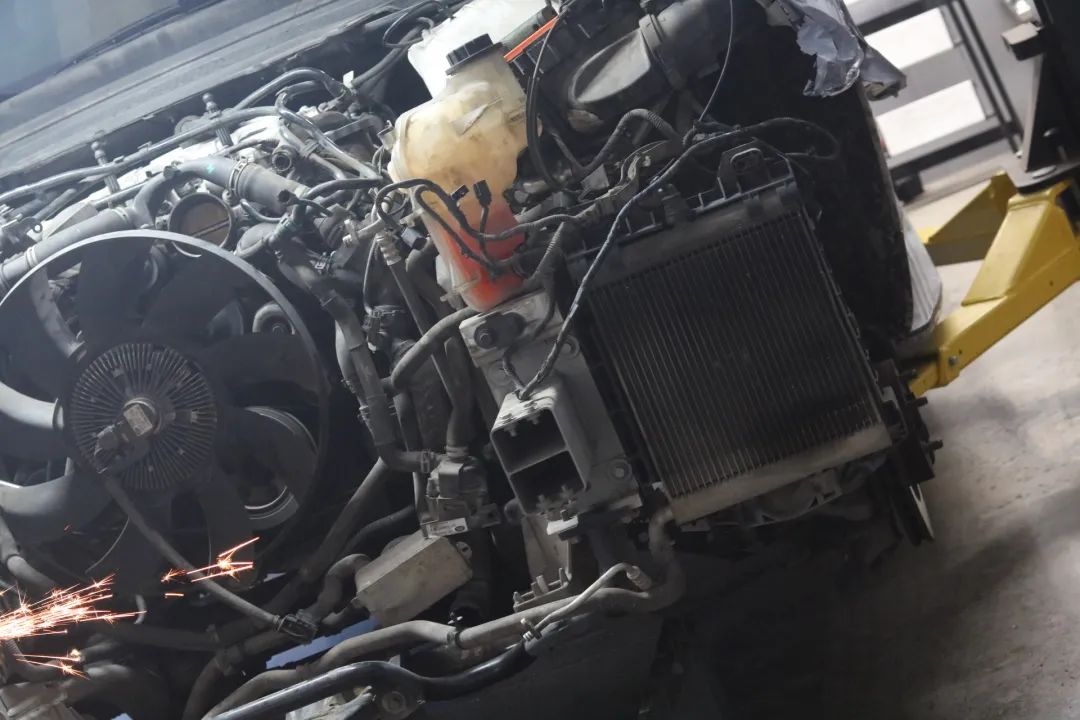 老款路虎揽胜修复,彻底翻新一辆路虎揽胜全过程