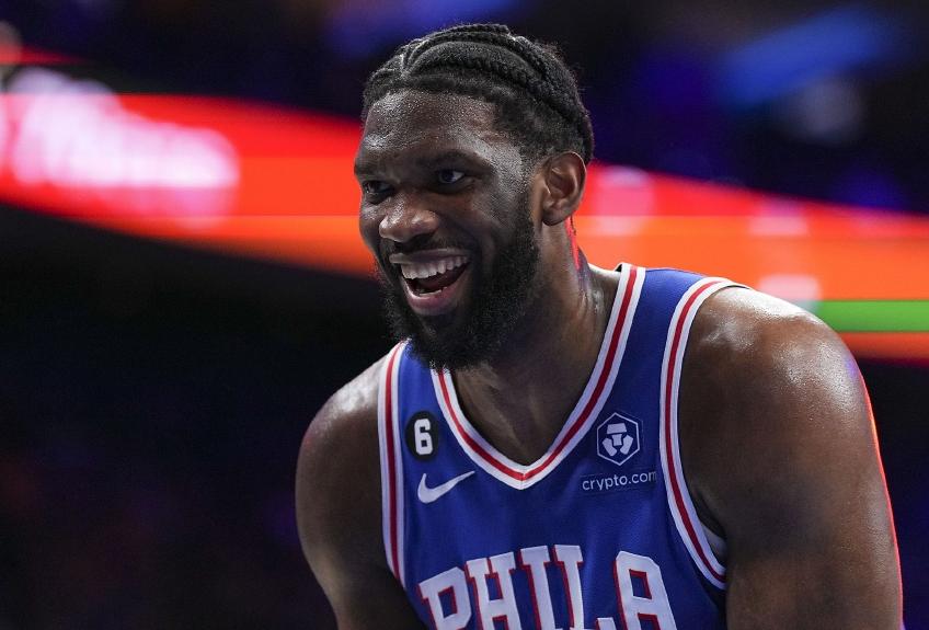 维金斯14投10中,恩比德约基奇48分